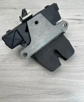 Tailgate/trunk/boot lock/catch/latch