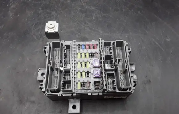 Honda Accord Fuse module TL4E111 EZA20DENH