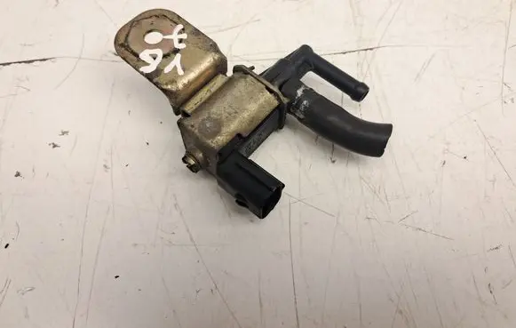 Mazda MX-5 NB Miata Vacuum valve K5T48298
