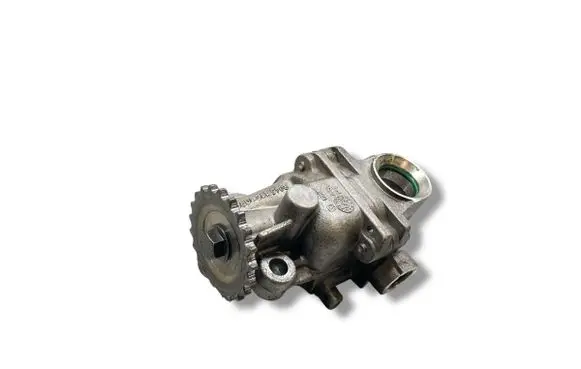 Volkswagen Polo IV 9N3 Oil pump 045115105C
