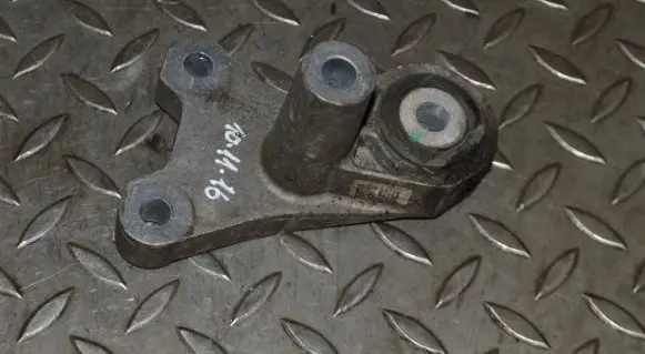 Fiat 500X Engine mount bracket 00519996400