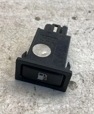 Toyota Avensis T250 Fuel tank opening switch 156795