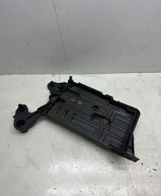 Skoda Superb B8 (3V) Battery tray 5Q0915321J 5Q0915331H