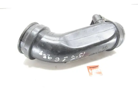 Audi A4 S4 B5 8D Air intake hose/pipe 050133354