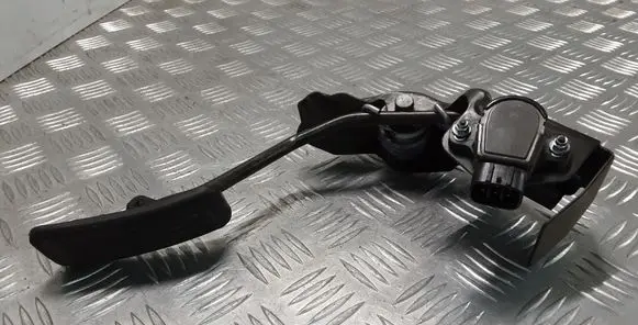 Toyota Corolla Verso E121 Accelerator throttle pedal 8928152021 1983003041