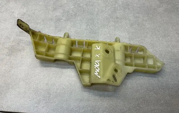 Opel Mokka X Front bumper mounting bracket 42566650
