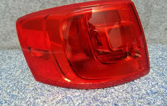 Volkswagen Jetta VI Rear/tail lights 5C6945095