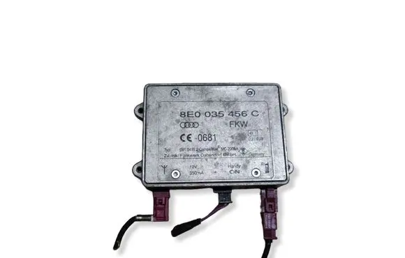 Audi A4 S4 B7 8E 8H Aerial antenna amplifier 8E0035456C