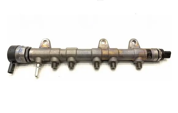BMW 1 F70 Fuel main line pipe 8472216