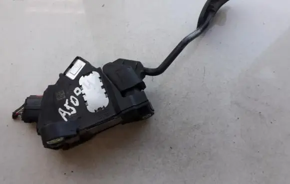 Toyota Avensis T270 Accelerator throttle pedal 7811005021 10116B