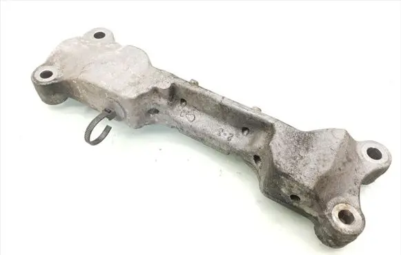 Peugeot 208 Engine mounting bracket 9654165780