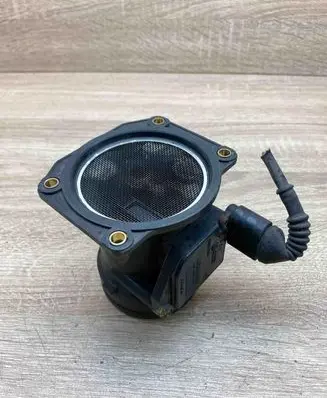 Volkswagen Golf IV Mass air flow meter 06A906461B AFH6010C