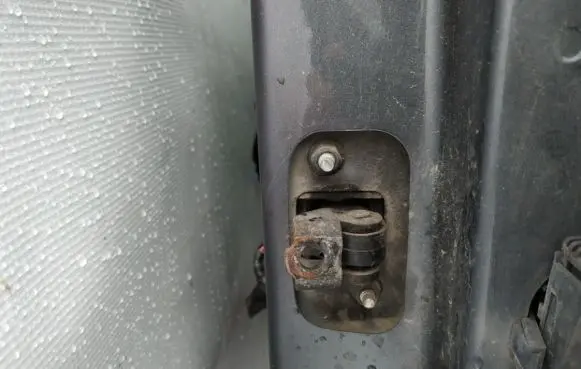 Volvo V50 Front door check strap stopper 