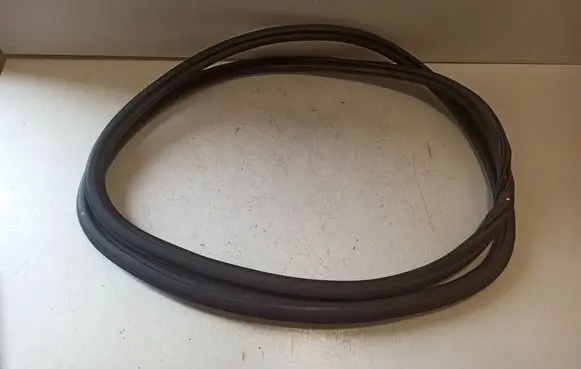 Audi Q7 4M Rear door rubber seal (on body) 4M0833721C