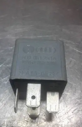 Volkswagen PASSAT B6 Other relay 8D0951253A V23134B52X301