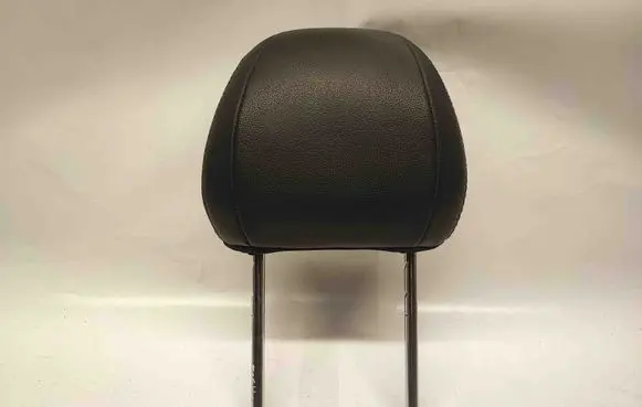Ford Mustang VI Front seat headrest 