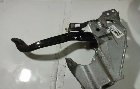 Opel Astra H Clutch pedal 