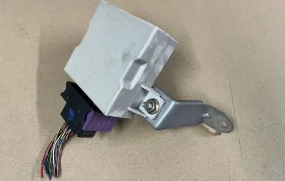 Toyota Avensis T250 Window wiper relay 85940-05020