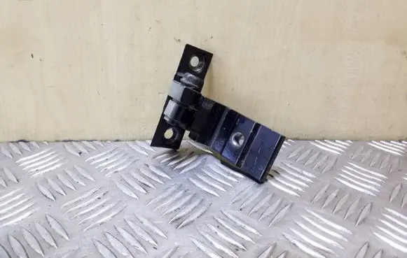 BMW 5 E60 E61 Rear door lower hinge 7068090