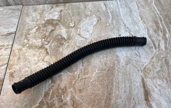 Maserati Levante Breather/breather pipe/hose 670032021 105740694C
