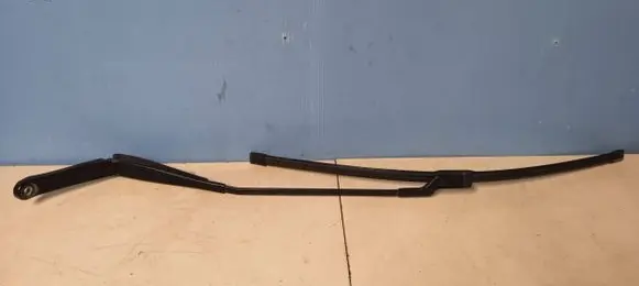 Peugeot 508 Front wiper blade arm 9686437780