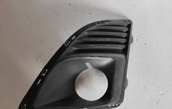 Chevrolet Cruze Front bumper lower grill 95093359