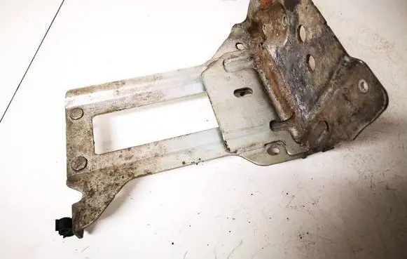 Nissan Qashqai Battery bracket 