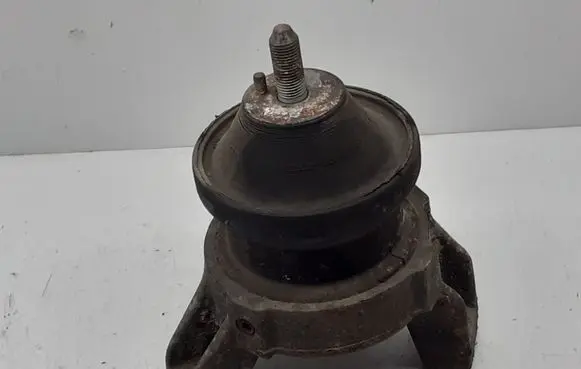 Hyundai ix 55 Engine mount bracket 219322B600