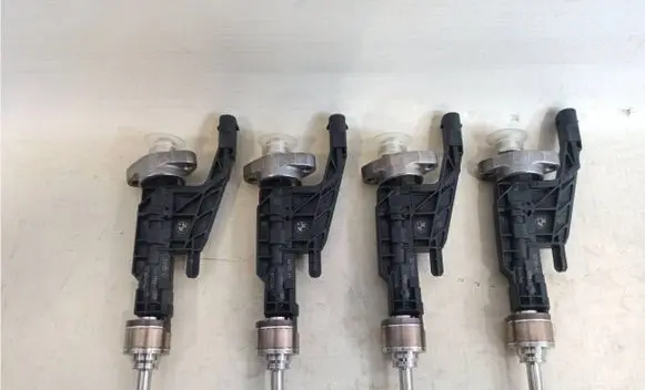 BMW X1 U11 Fuel injectors set 8744746 13538744746