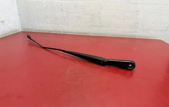 BMW X1 U11 Front wiper blade arm 9478856