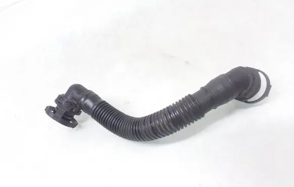 Volkswagen PASSAT B7 Breather hose/pipe 03L103493AE