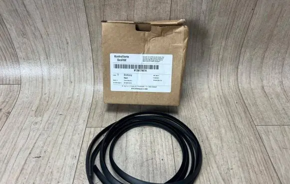 Porsche Cayenne (9Y0 9Y3) Sunroof sealing rubber 9Y3817667A 381000103203