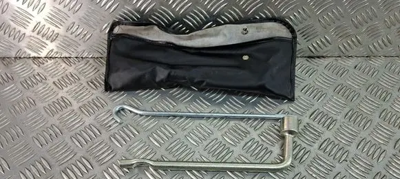 Nissan X-Trail T32 Tool set 