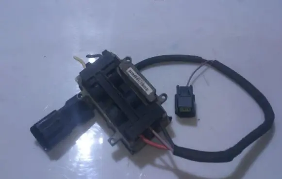 Mercedes-Benz S W220 Coolant fan relay 113736065