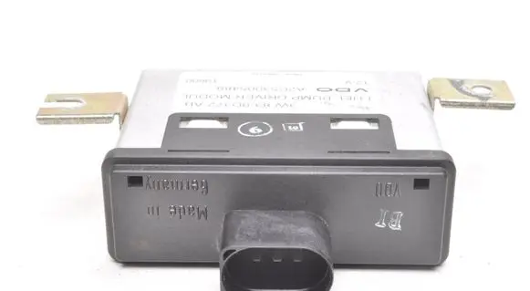 Aston Martin DB9 Fuel injection pump control unit/module 3W83-9D372-AB