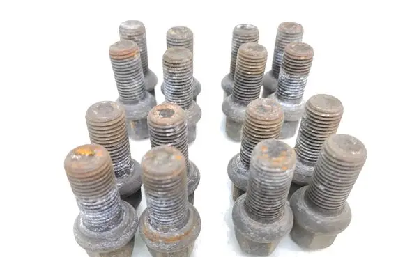 Volkswagen PASSAT B6 Nuts/bolts 