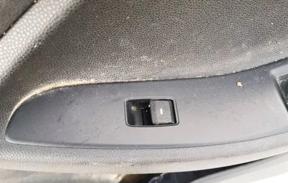 Hyundai i20 (GB IB) Electric window control switch