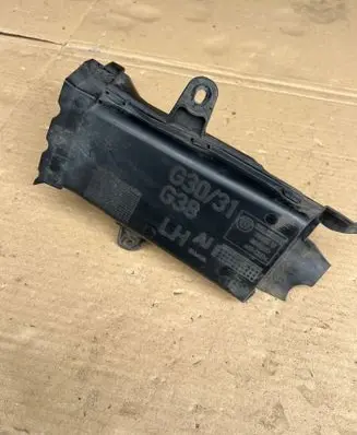BMW 5 G30 G31 G38 Air intake duct part 7383851 74850613