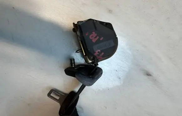 Volkswagen Transporter - Caravelle T3 Front seatbelt 245857806g