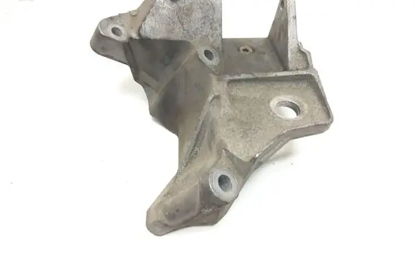 Volvo S60 Engine mounting bracket 30681951 6G926F030