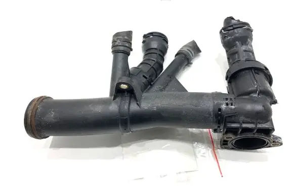 Audi A3 S3 8V Engine coolant pipe/hose 04L121071E