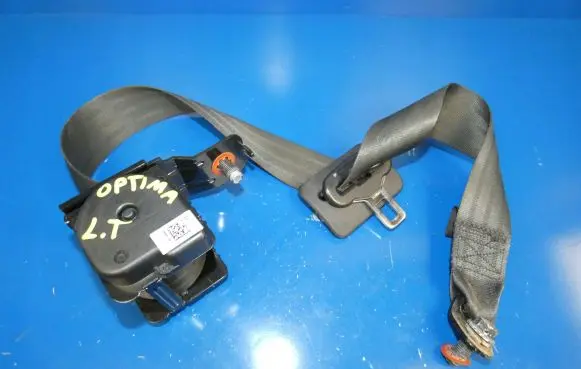 KIA Optima Rear seatbelt