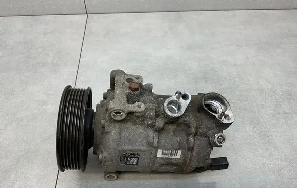 Volkswagen PASSAT B8 Air conditioning (A/C) compressor (pump) 5Q0816803D