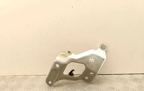 Tesla Model 3 Fender mounting bracket 108601600D