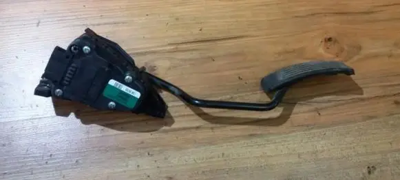 Volvo S40, V40 Accelerator throttle pedal 30865643 M865643