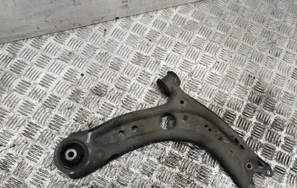 Volkswagen Golf VIII Front lower control arm/wishbone