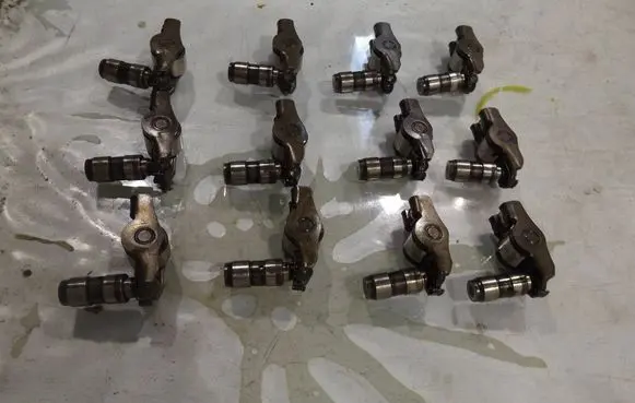 Skoda Fabia Mk2 (5J) Fuel Injector clamp holder 