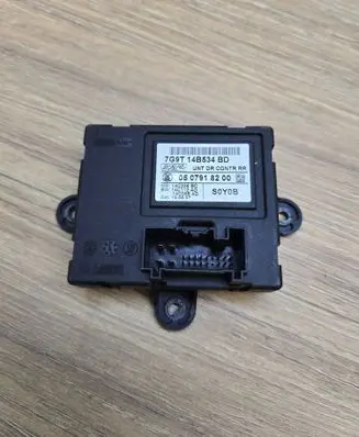 Volvo V70 Door control unit/module 7G9T14B534BD 0507918200