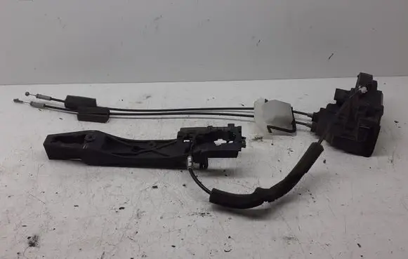 Nissan Murano Z50 Front door lock