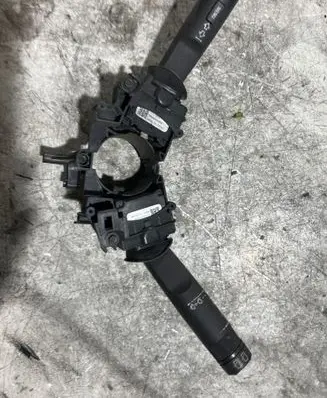 Opel Astra H Indicator stalk 13303268 01690520974